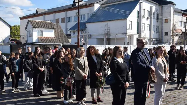 Október 9. – Beregszász gyásznapja. A ’44-es bombázás áldozataira emlékeztek. Fotó: Kárpátinfó/ Kovács Erzsébet