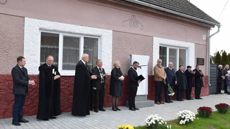 Emlékművet állítottak a holokauszt zápszonyi áldozatainak - Felejteni bűn, emlékezni kötelesség. Fotó: Kárpátinfó/ Kovács Elemér