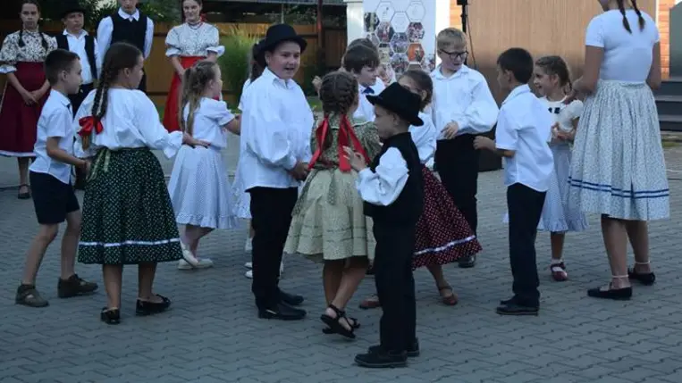 Hagyományőrző napok Mezőváriban, ötödször - Barátságszövés a tánc, a zene erejével