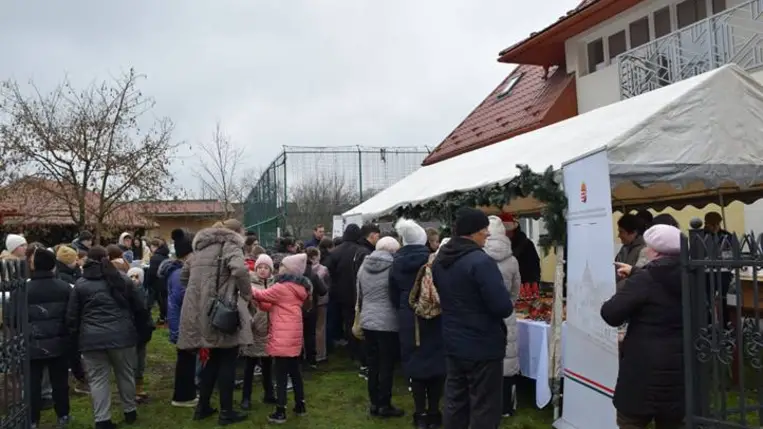 Adventi vásár Beregszászon - A Krisztus-várás mához szóló üzenete. Fotó: Kárpátinfó/ Eszenyi Gábor