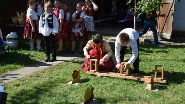 Évadnyitó és Sereglés a Nagyberegi Tájházban - Perdült a szoknya és csordult a must. Fotó: Kárpátinfó/ Marton Erzsébet