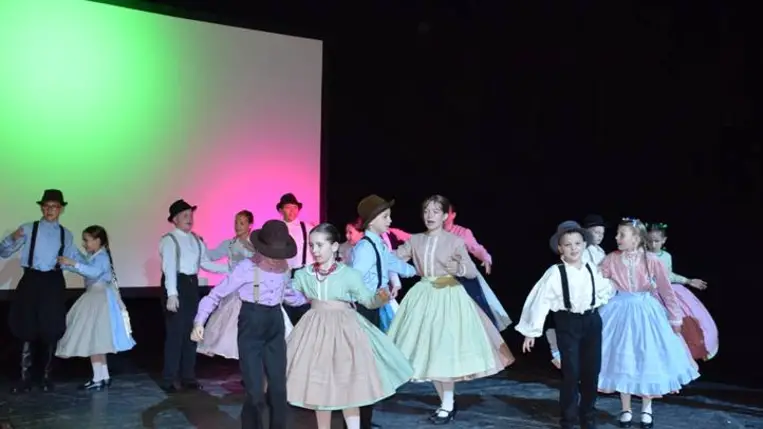 A Beregszászi Rezeda Folkműhely évzáró gálakoncertjén - Az ifjú tehetségek meghódították a szíveket. Fotó: Kárpátinfó/ Kovács Erzsébet