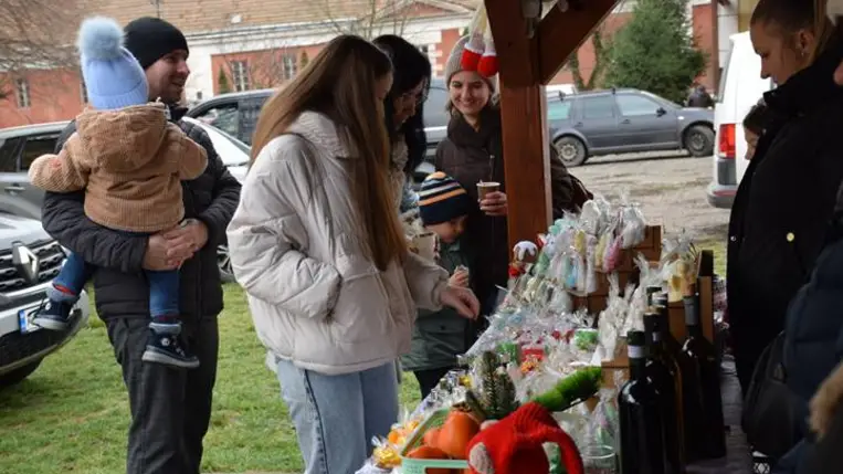 Adventi vásár Beregszászon - A Krisztus-várás mához szóló üzenete. Fotó: Kárpátinfó/ Eszenyi Gábor