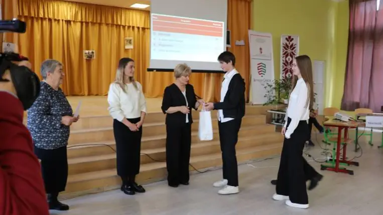 Irodalmi-műveltségi vetélkedő Nagydobronyban - Jókai csodákkal teli világa újra életre kelt
