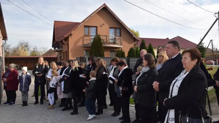 Emlékművet állítottak a holokauszt zápszonyi áldozatainak - Felejteni bűn, emlékezni kötelesség. Fotó: Kárpátinfó/ Kovács Elemér