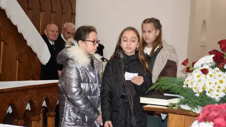 Hálaadó istentisztelet Benében a 30 éves lelkészi szolgálatért -  Hűséggel, alázattal, szeretettel. Fotó: Kárpátinfó/ Marton Erzsébet