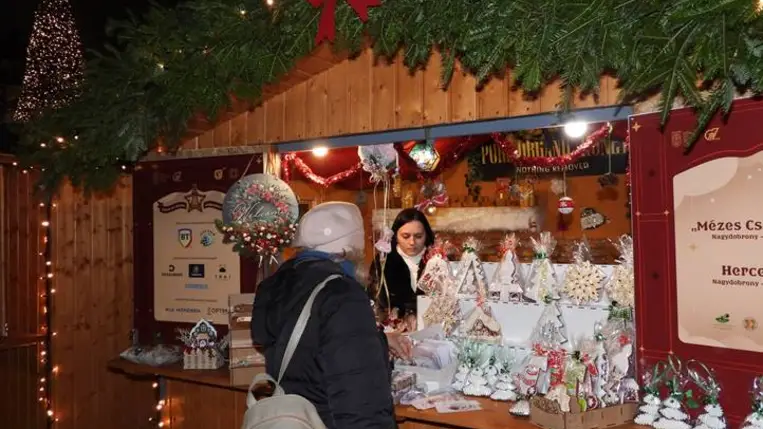 Határon átnyúló együttműködés - Szatmárnémetiben állítottak ki kézműveseink