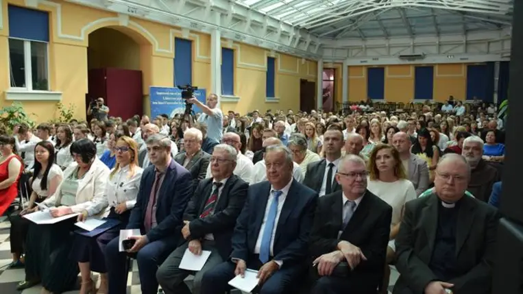 A Kárpátaljai Magyar Líceum első bizonyítványátadó ünnepségén - Az elsők bátorsága és felelőssége. Fotó: Kárpátinfó/ Kovács Erzsébet