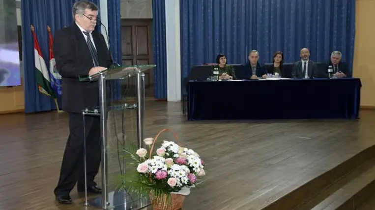 A KMPSZ harmincnegyedik közgyűlésén - Oktatásügy: jövőnk a tét