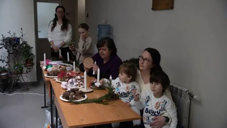 Karácsonyváró a Rákóczi Egyetem Filológiai Campusában - Betlehemezés, kézműveskedés, közösségépítés. Fotó: Kurmay Anita