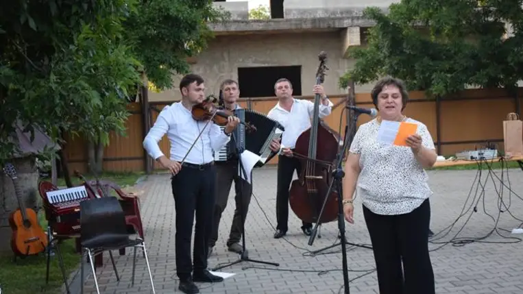 Hagyományőrző napok Mezőváriban, ötödször - Barátságszövés a tánc, a zene erejével