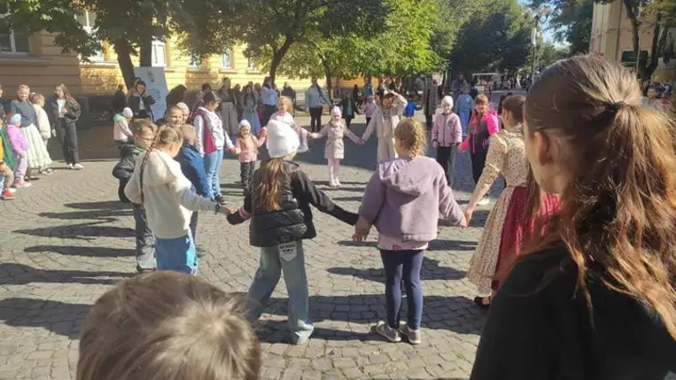 Villámcsődület Beregszász központjában - A magyar népi játék napja
