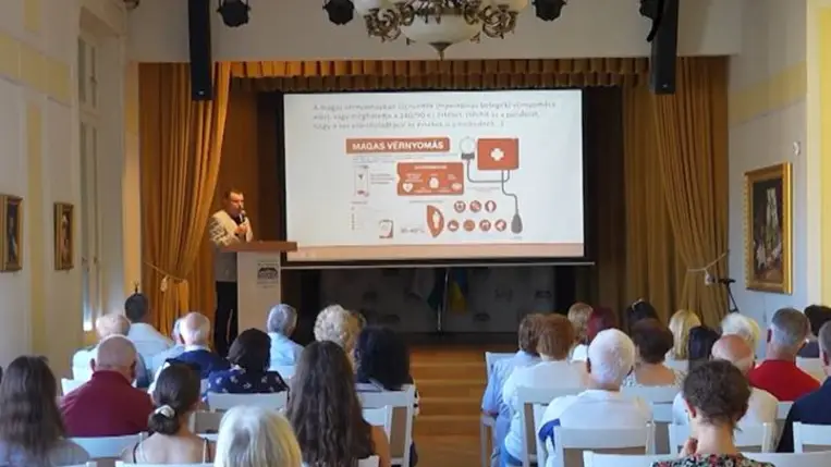 Jakab Lajos doktor előadása a Munkácsy Mihály Magyar Házban - Mindennapos szívügyeink. Fotó: Kárpátinfó/ Kovács Erzsébet
