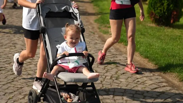 Jótékonysági akció a nagydobronyi gyermekotthon megsegítésére - 30 év – 30 óra futás a gyermekekért