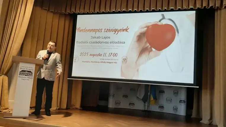 Jakab Lajos doktor előadása a Munkácsy Mihály Magyar Házban - Mindennapos szívügyeink. Fotó: Kárpátinfó/ Kovács Erzsébet