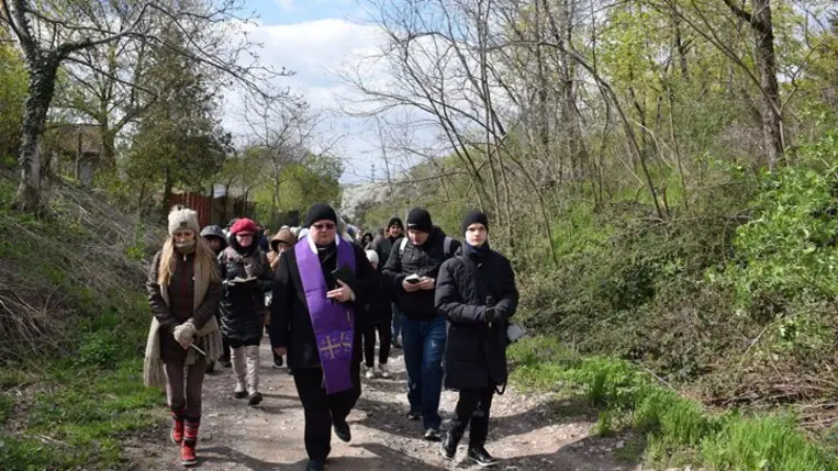 Keresztút a beregszászi Kerek-hegyen - Szenvedés, önmegtagadás, szeretet. Fotó: Kárpátinfó/ Kovács Elemér