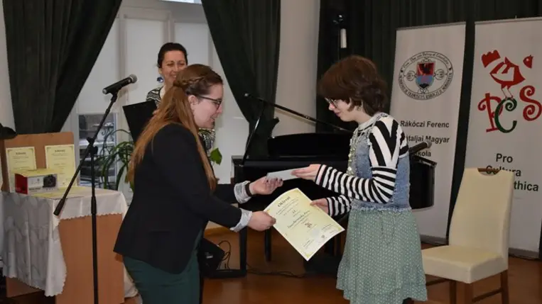 Rajz- és fotópályázat, József Attila-est a Pro Cultura Subcarpathica szervezésében - Sokszínű kultúránk