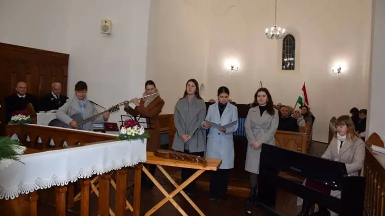 Hálaadó istentisztelet Benében a 30 éves lelkészi szolgálatért -  Hűséggel, alázattal, szeretettel. Fotó: Kárpátinfó/ Marton Erzsébet