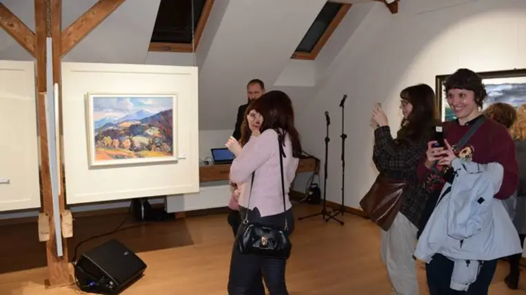 Tárlatmegnyitó a Munkácsy Mihály Magyar Házban - A Kárpátok Művészetéért és Kultúrájáért Egyesület alkotóinak sokszínű világa