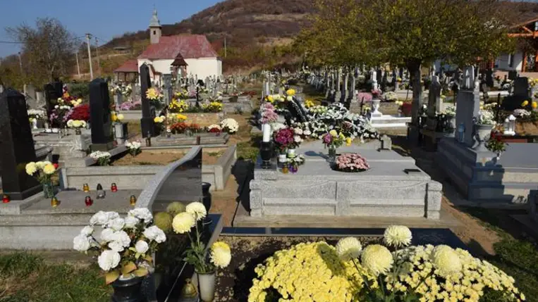 Gyertyaláng – határokon átívelő ima - Halottak napjára