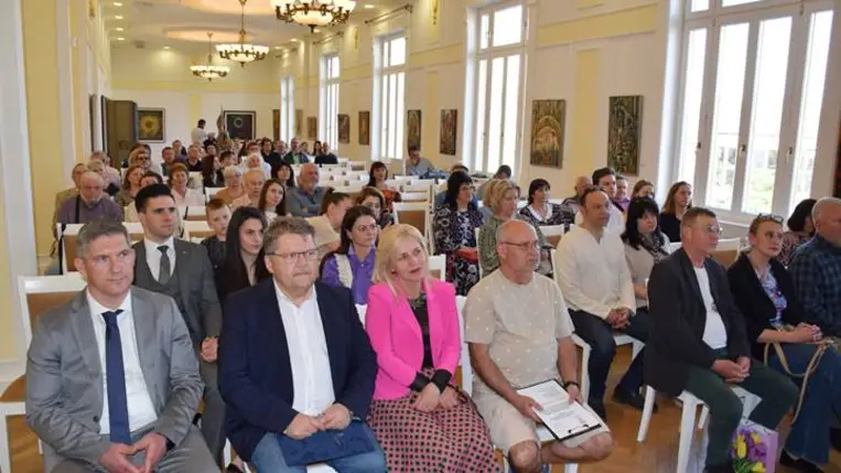 Kiállításmegnyitó a Munkácsy Mihály Magyar Házban - Belső utazás Bokotej Lóránttal. Fotó: Kárpátinfó/ Kovács Erzsébet