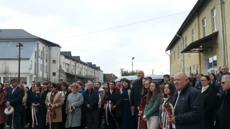 1956 hőseire emlékeztek Beregszászon - A szabadságvágy erősebb az elnyomásnál. Fotó: Kárpátinfó/ Kovács Elemér