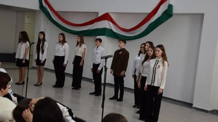 Elismerés az idei Zrínyi Ilona Matematikaverseny résztvevőinek - Díjkiosztó ünnepség a Beregszászi Bethlen Gábor Líceumban. Fotó: Kárpátinfó/ Kovács Elemér