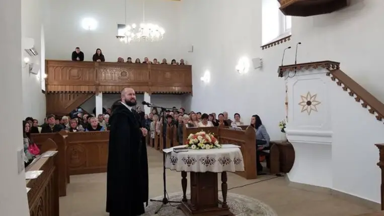 Megújult a tiszaújhelyi református templom - Teremjük a lélek gyümölcseit