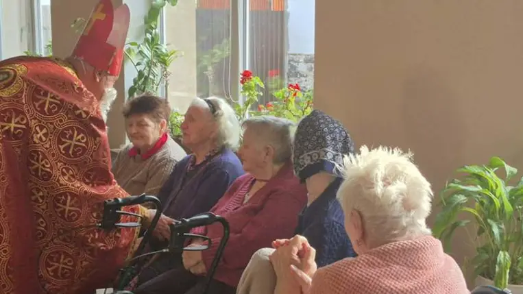 Szent Miklós hetével ünnepelte 30. születésnapját a Beregszászi Járási Máltai Szeretetszolgálat - Mosolyt és ünnepet vittek gyerekekhez, idősekhez