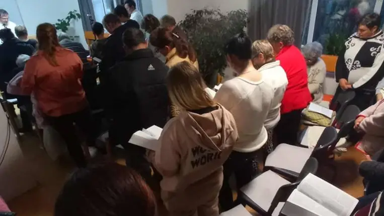 Evangelizációs esték a Glória Ifjúsági és Missziós Központban - Gyere ki a világosságra