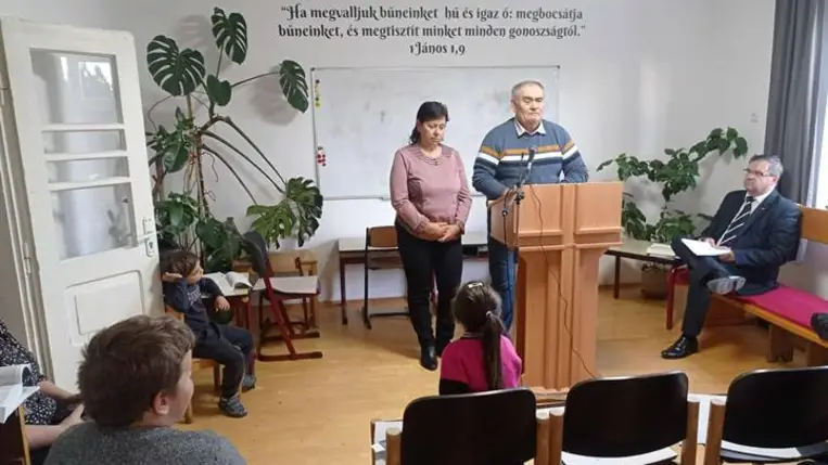 Evangelizációs esték a Glória Ifjúsági és Missziós Központban - Gyere ki a világosságra