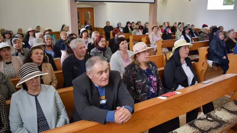 Csendesdélután Csongoron - Jót tenni másokkal – ez az örömteli szolgálat. Fotó: Kárpátinfó/ Kovács Erzsébet