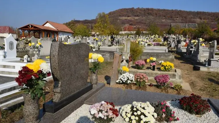 Gyertyaláng – határokon átívelő ima - Halottak napjára