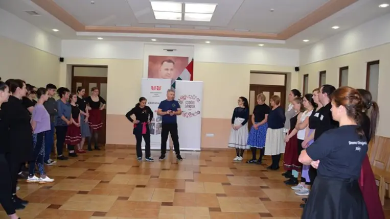 A Hagyományok Háza Hálózat – Kárpátalja képzésén - Előtérben a néptáncoktatás. Fotó: Kárpátinfó/ Kovács Elemér