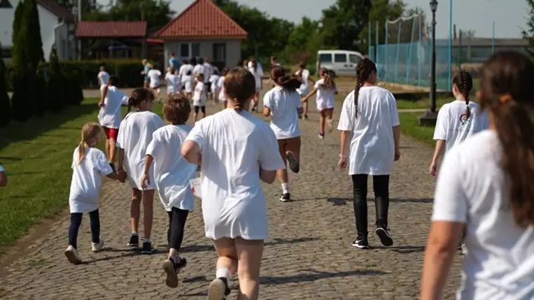 Jótékonysági akció a nagydobronyi gyermekotthon megsegítésére - 30 év – 30 óra futás a gyermekekért