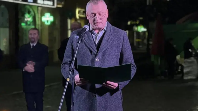 Beregszászban meggyújtották az adventi koszorú második gyertyáját - Fellobbant a remény lángja