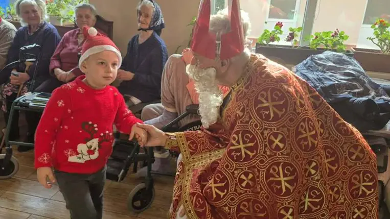 Szent Miklós hetével ünnepelte 30. születésnapját a Beregszászi Járási Máltai Szeretetszolgálat - Mosolyt és ünnepet vittek gyerekekhez, idősekhez