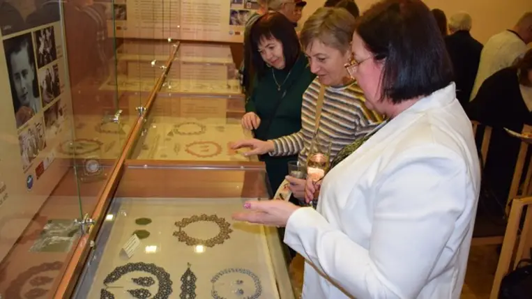 A beregszászi KÉSZ magyar kultúra napi rendezvényén - (el)Viselni. Fotó: Kárpátinfó/ Kovács Erzsébet