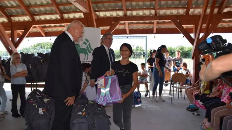 Kárpátaljai gyerekek iskolakezdését is segíti az MRSZ - Megérkeztek a szeretet-táskák. Fotó: Kárpátinfó/ Marton Erzsébet