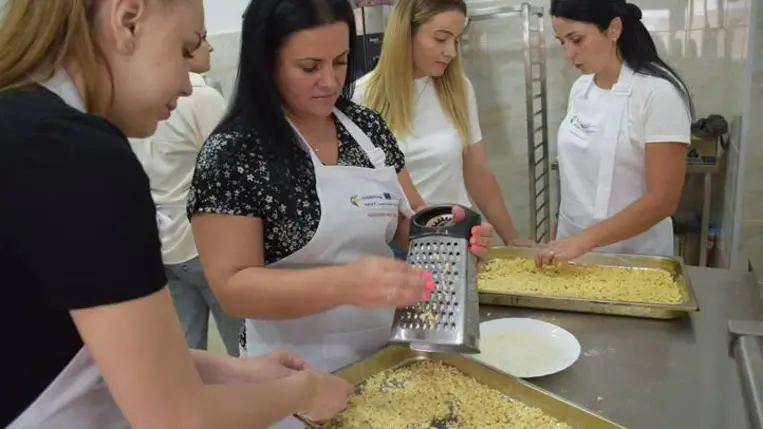 Kárpátaljai gasztroműhely a Pro Agricultura Carpatika szervezésében - Mi lehet finomabb a töltöttkáposztánál? Fotó: Kárpátinfó/ Kovács Elemér