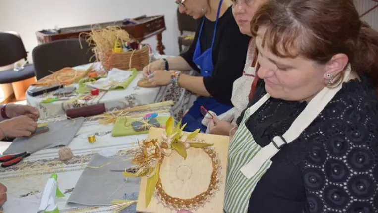 Kézművestábor Visken a Hagyományok Háza Hálózat – Kárpátalja szervezésében - Visszatanulják és továbbadják hagyományainkat. Fotó: Kárpátinfó/ Kovács Erzsébet