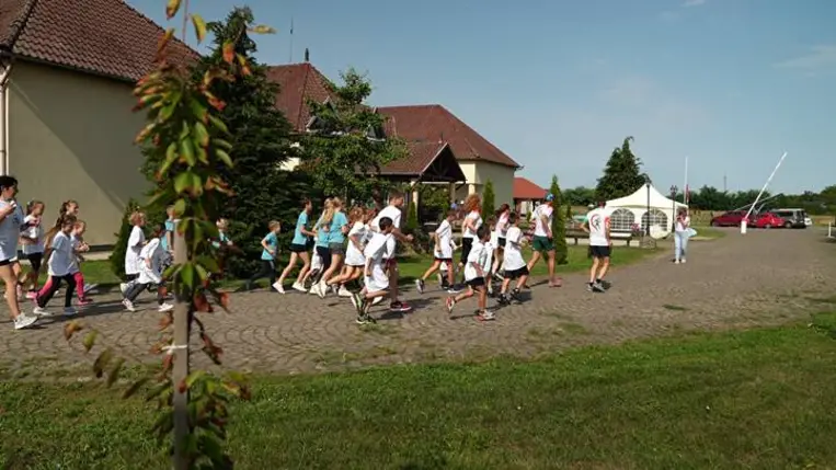 Jótékonysági akció a nagydobronyi gyermekotthon megsegítésére - 30 év – 30 óra futás a gyermekekért