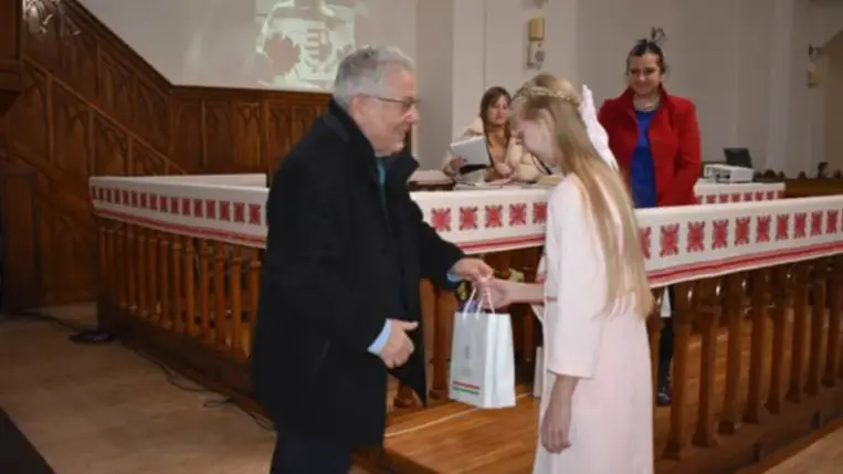 Hit, család, nemzet  - Díjátadóval zárult a KMNE ’56-os pályázata és ösztöndíjprogramja