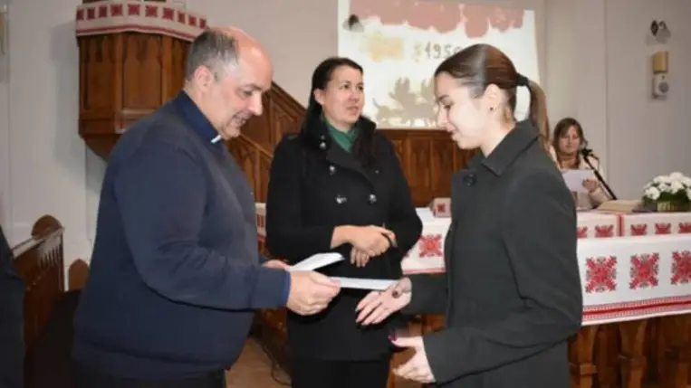 Hit, család, nemzet  - Díjátadóval zárult a KMNE ’56-os pályázata és ösztöndíjprogramja