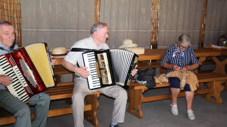 Kézművestábor Visken a Hagyományok Háza Hálózat – Kárpátalja szervezésében - Visszatanulják és továbbadják hagyományainkat. Fotó: Kárpátinfó/ Kovács Erzsébet