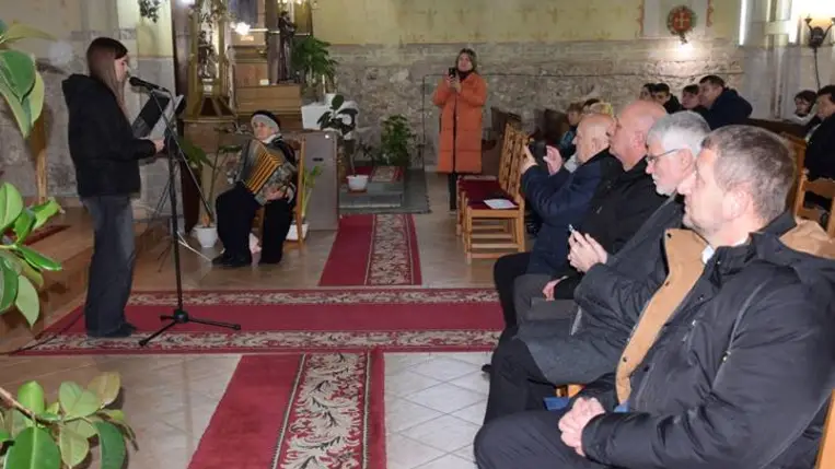 Adventi vásár Beregszászon - A Krisztus-várás mához szóló üzenete. Fotó: Kárpátinfó/ Eszenyi Gábor