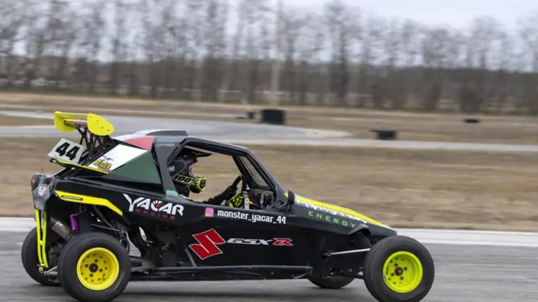 Mihalik Mira és az Autósport! Fotó: Mihalik Mira Acrhív - RudyFotó - Hajóka SportFotó