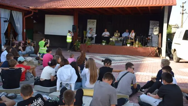 KRISZ Ifjúsági csendesdélután Tiszakeresztúrban - Szeress és szolgálj Fotó: Kárpátinfó/ Marton Erzsébet