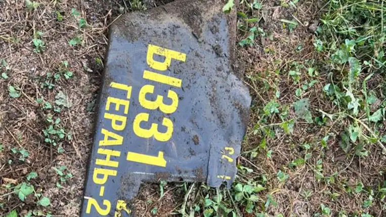 Kárpátalja felett lezuhant egy orosz drón a Huszti járásban. Szerencsére áldozatok nincsenek, de egy épület és az elektromos hálózat is megsérült. Fotó: facebook.com/MyroslavBiletskyi.official