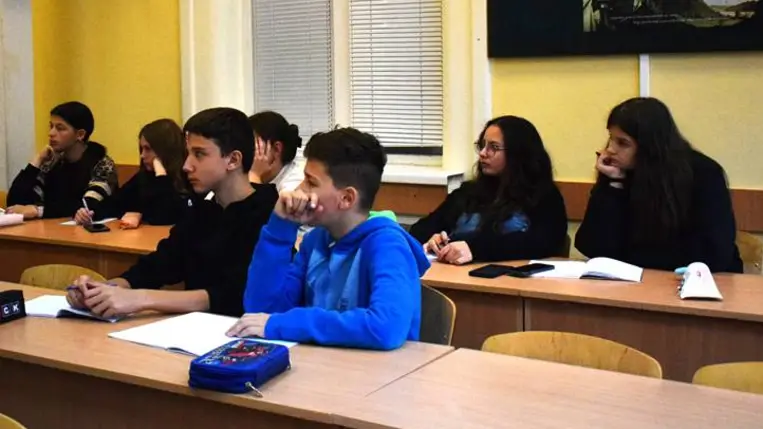 Tovább zajlanak a természettudományos tehetséggondozó programok a „GENIUS” Alapítványnál